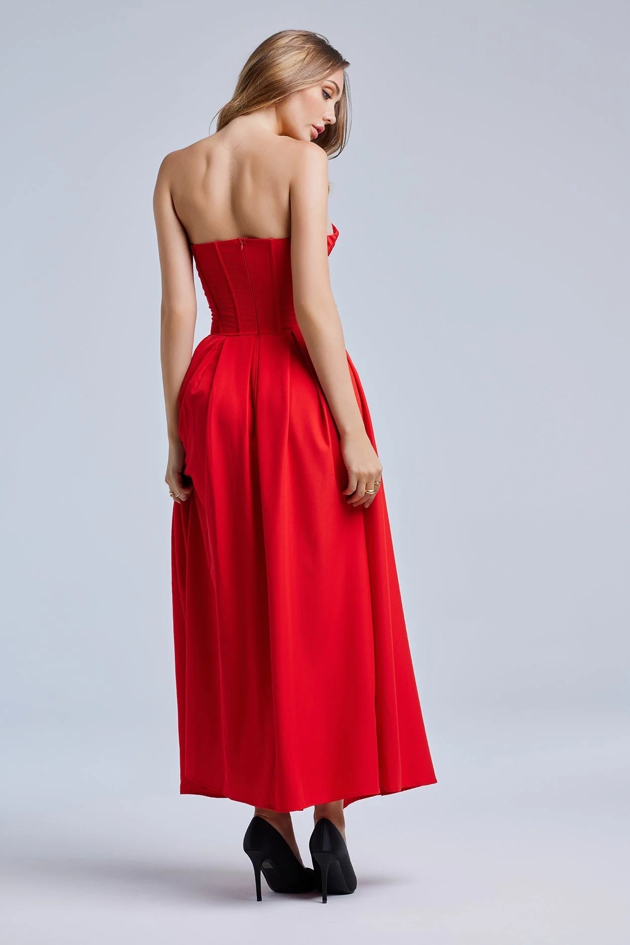 Astra Maxi Jurk voor dames, figuurvolgend design met open rug, ideale zomerjurk voor een stijlvolle uitstraling. - 10