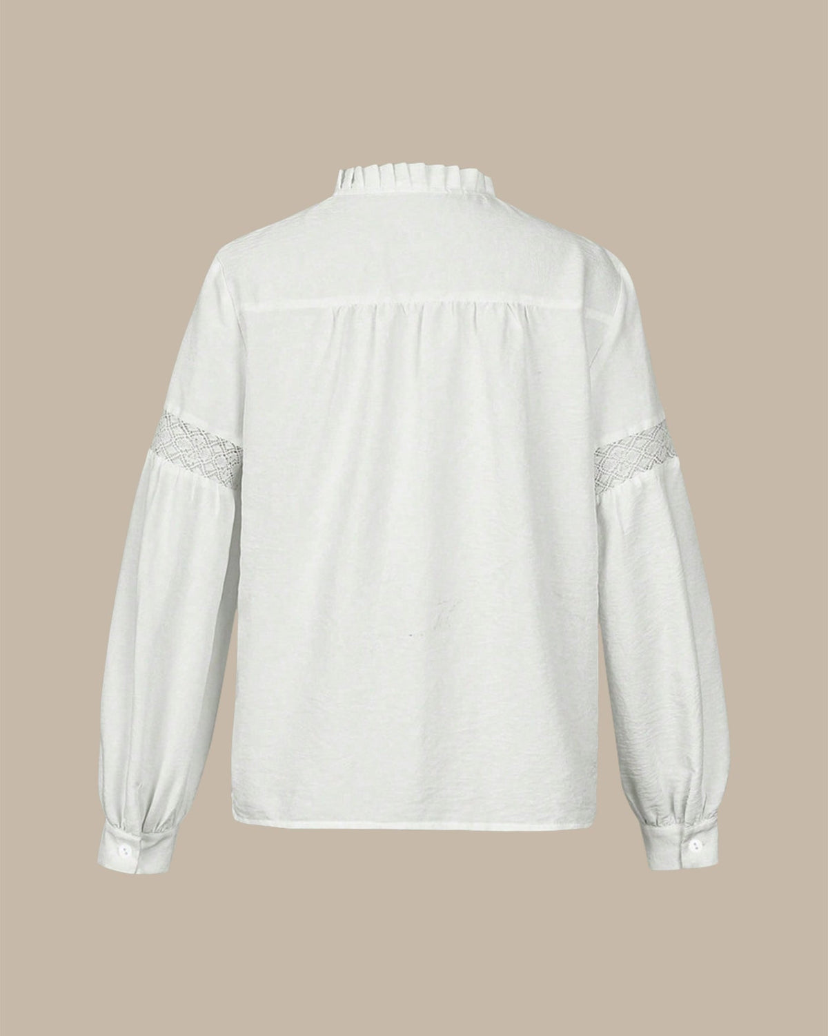 zwarte blouse voor dames met losse pasvorm, gegolfde textuur en elegante ruches, perfect voor een stijlvolle look. - 3