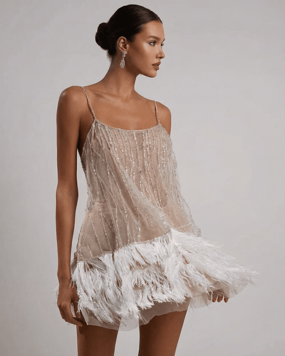 Mini Jurk in sequins and tulle with feather details, perfect for a glamorous evening look. - 3
