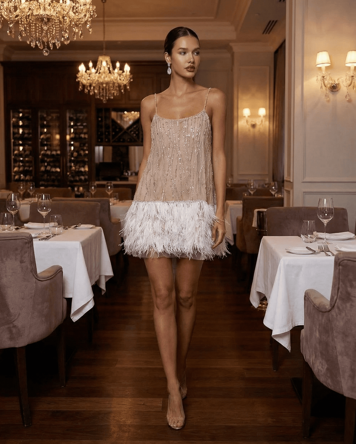 Mini Jurk in sequins and tulle with feather details, perfect for a glamorous evening look. - 8