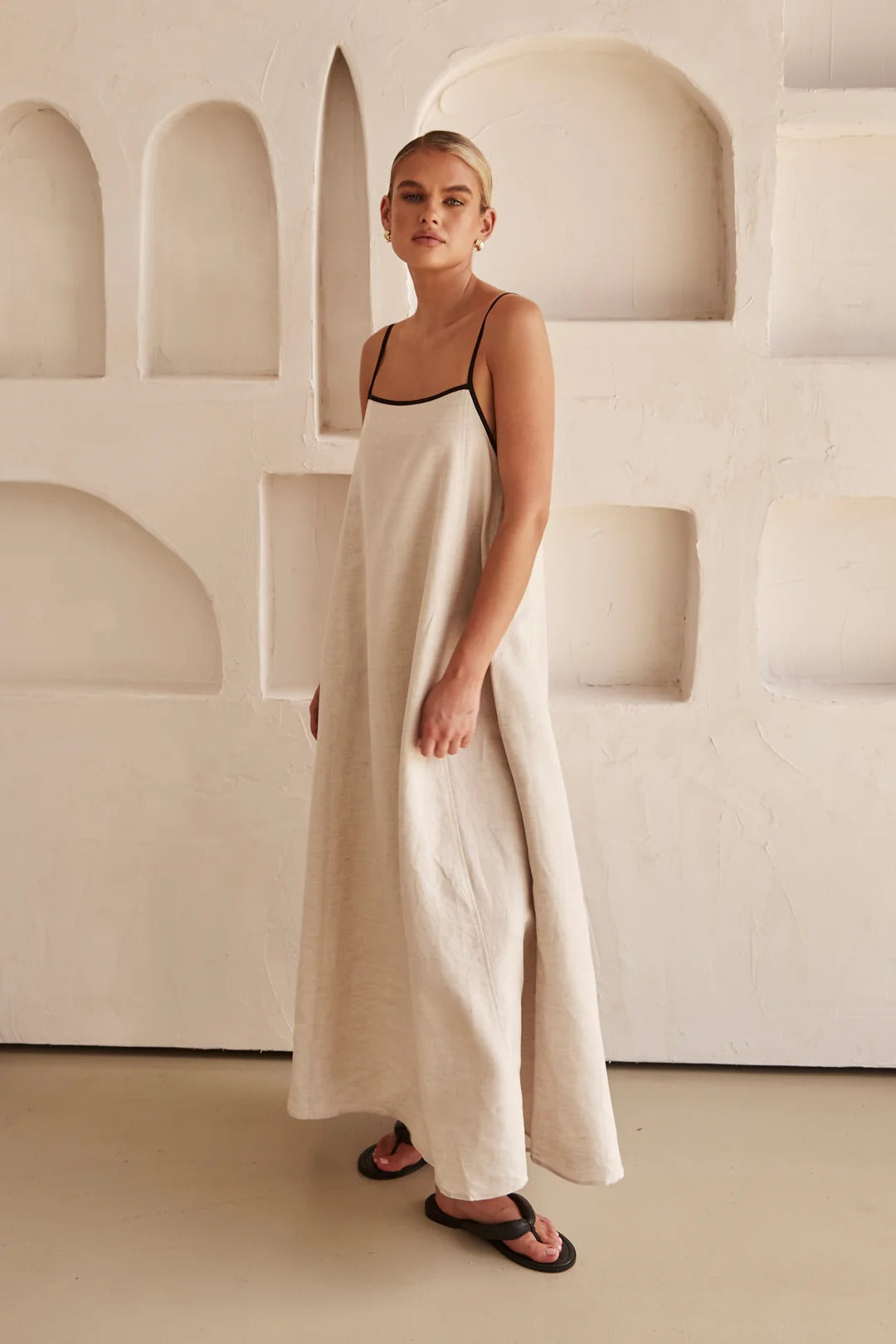 Maxi Jurk voor dames met spaghettibandjes, perfect voor een elegante zomerse look. - 7