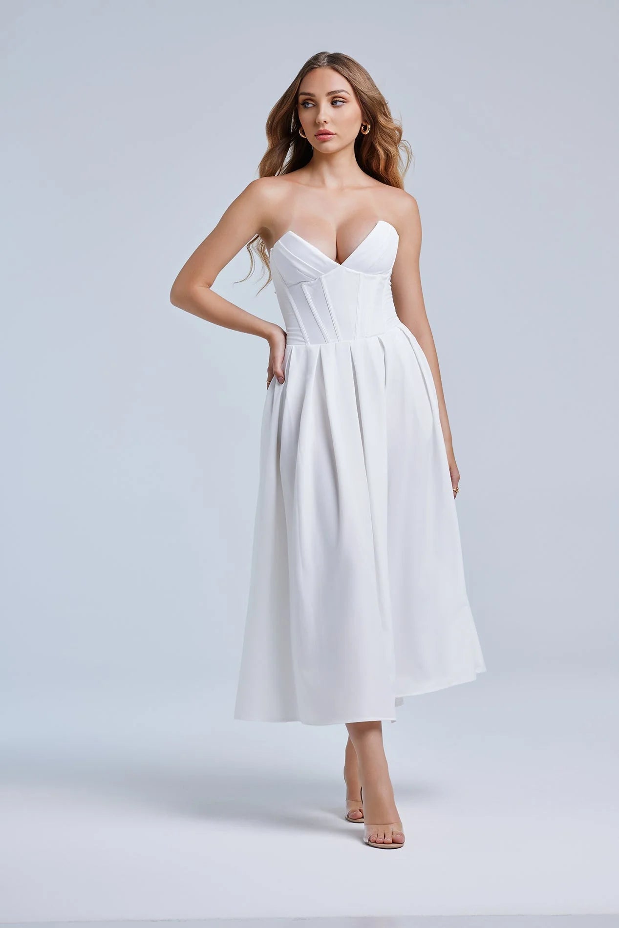 Astra Maxi Jurk voor dames, figuurvolgend design met open rug, ideale zomerjurk voor een stijlvolle uitstraling. - 7