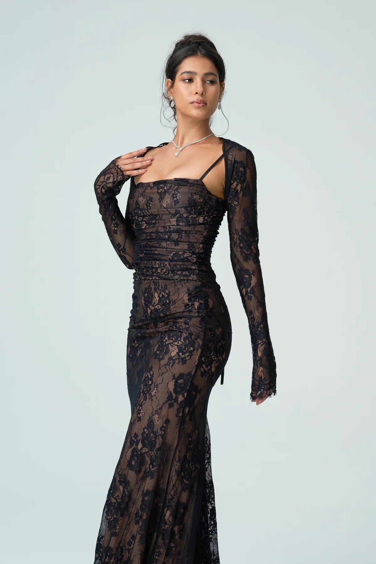 Avondjurk met fijn kant en lange mouwen, perfect voor elegante avonden en speciale gelegenheden. - 4