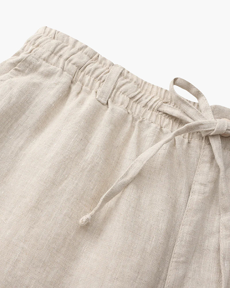 Linnen Shorts in a 100% linen fabric featuring a straight fit, perfect for summer styling and comfort. - 9