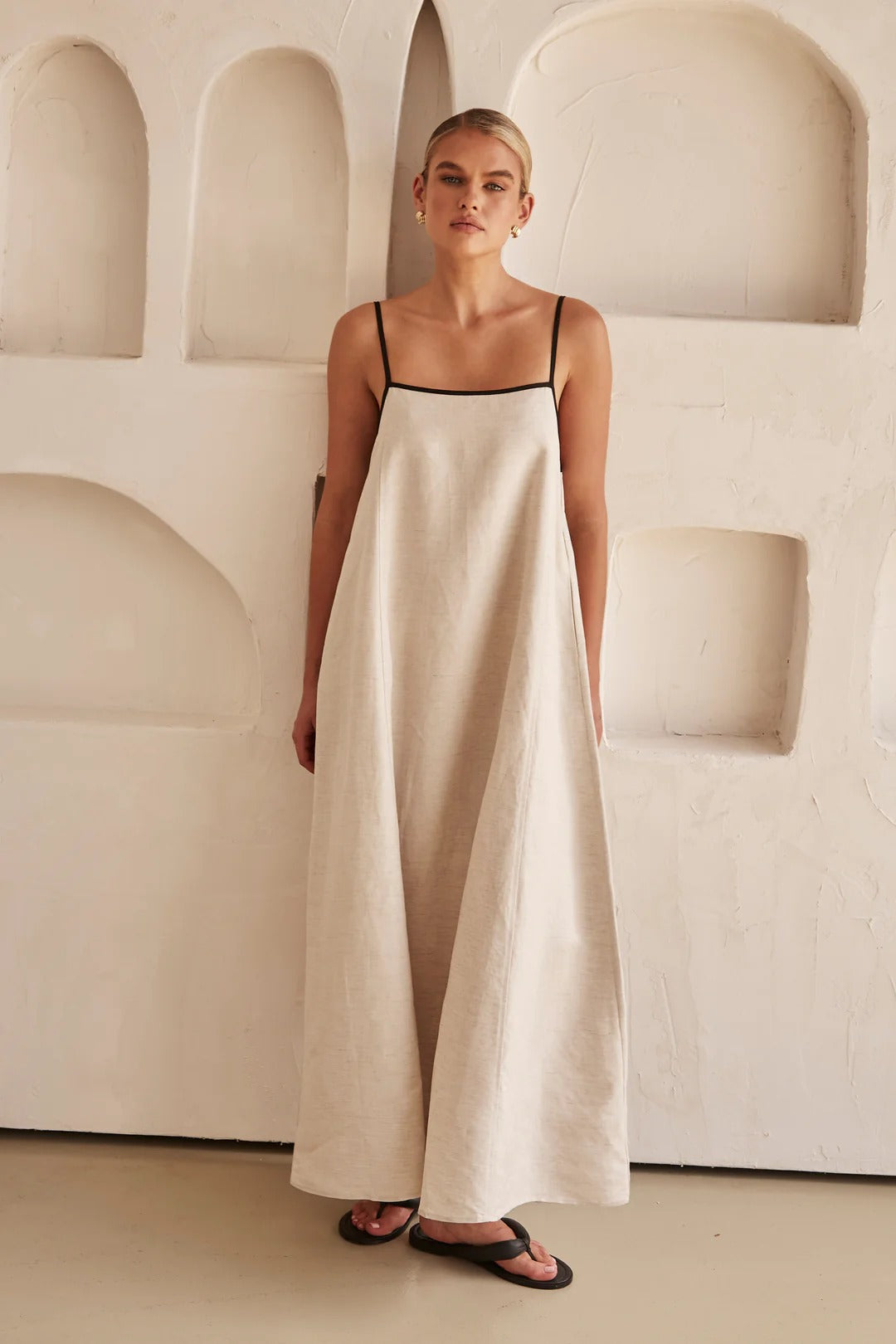 Maxi Jurk voor dames met spaghettibandjes, perfect voor een elegante zomerse look. - 1